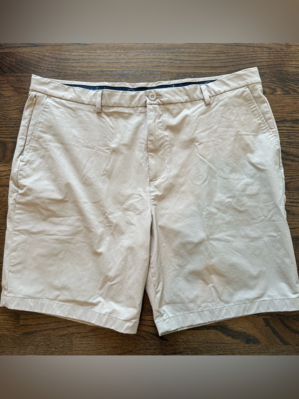 Vineyard Vines On The Go Shorts Mens 42 Khaki Stretch Golf Casual Performance